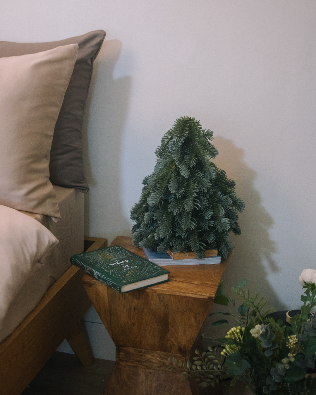 noble fir 仿真諾貝松聖誕小樹 30cm(附贈燈串、緞帶蝴蝶結)