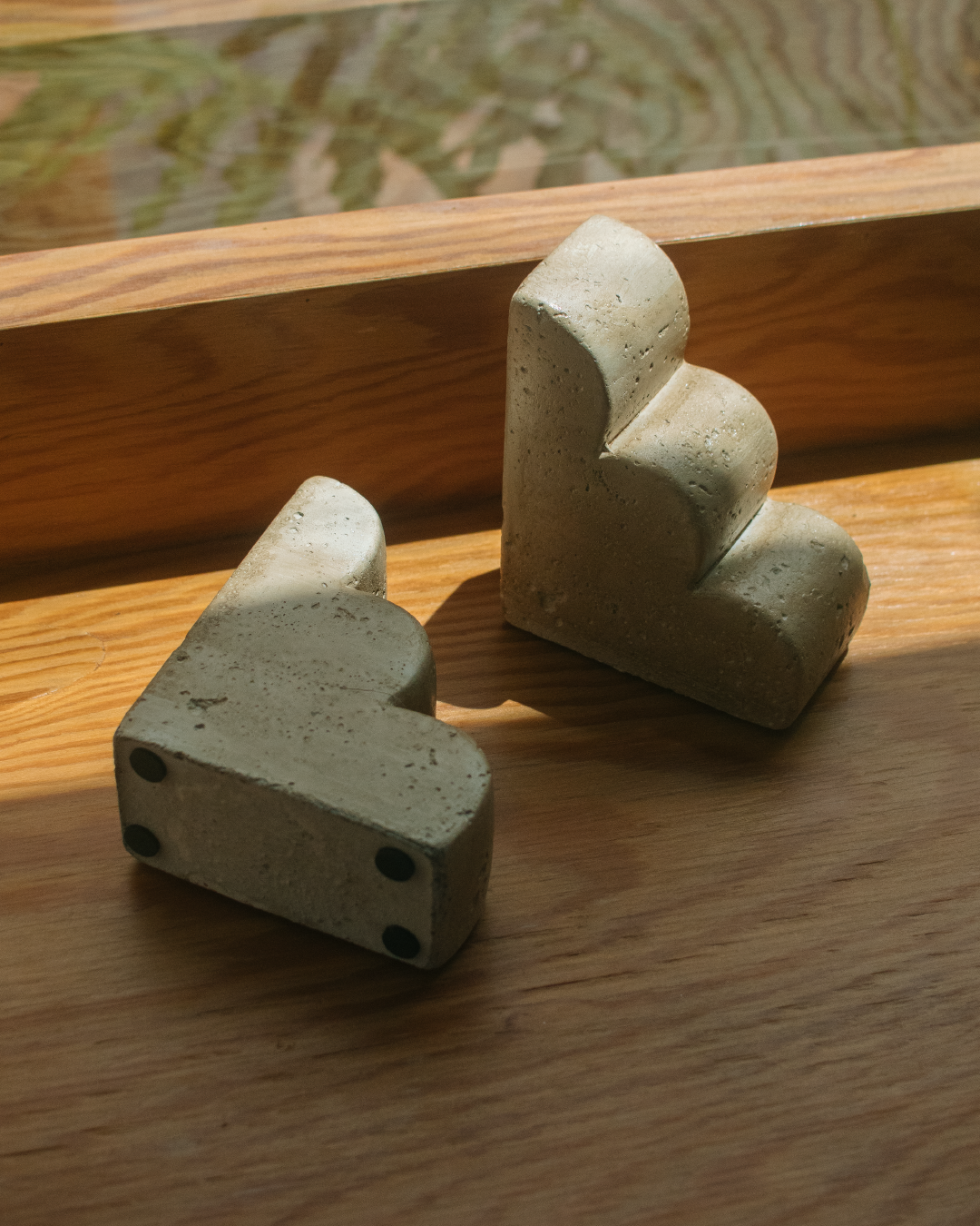 日本 nubo 雲朵仿舊石材書擋