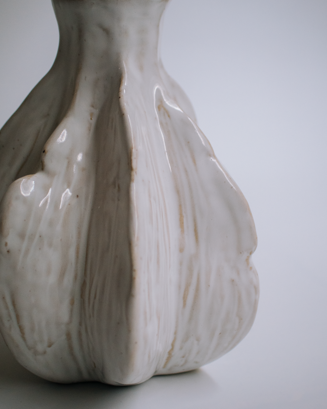 patung 立體紋路陶瓷花器 火焰果造型