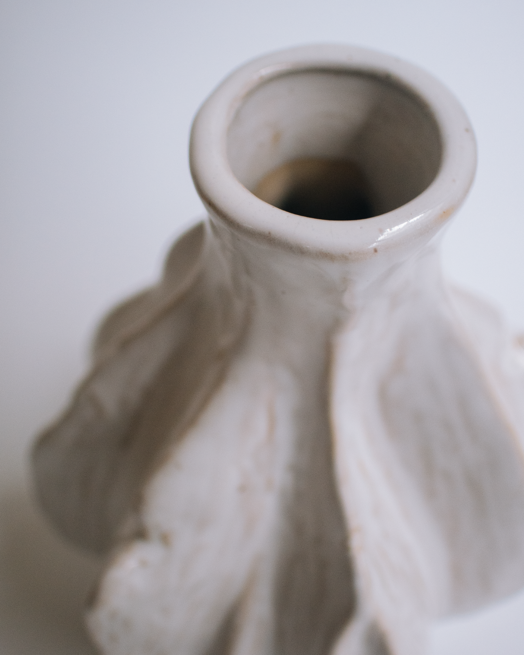 patung 立體紋路陶瓷花器 火焰果造型