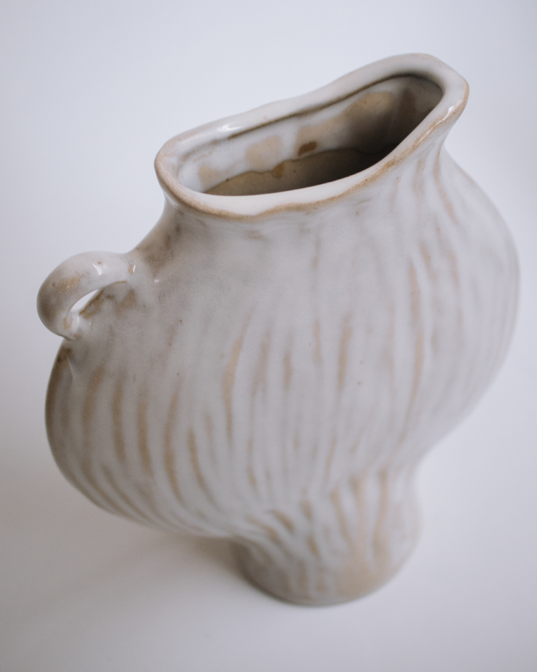 patung 立體紋路陶瓷花器 扁壺造型