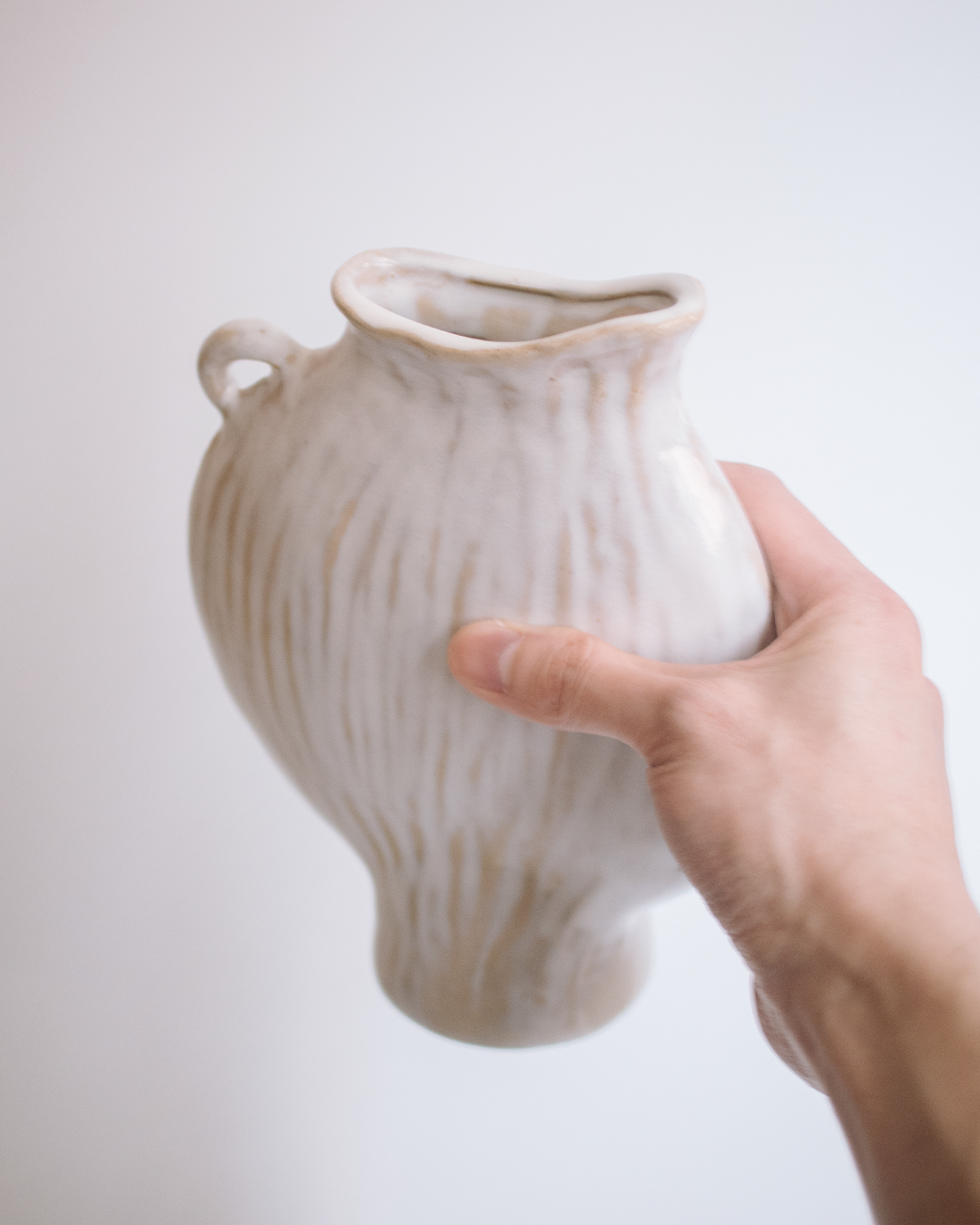 patung 立體紋路陶瓷花器 扁壺造型