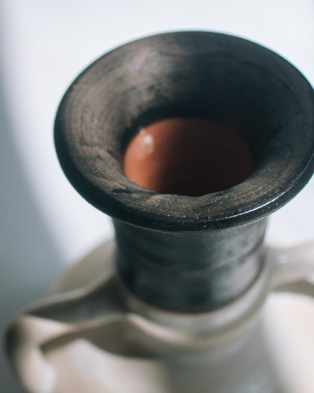 圖騰陶瓷花瓶 - surround