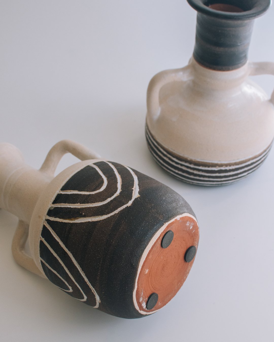 圖騰陶瓷花瓶 - surround