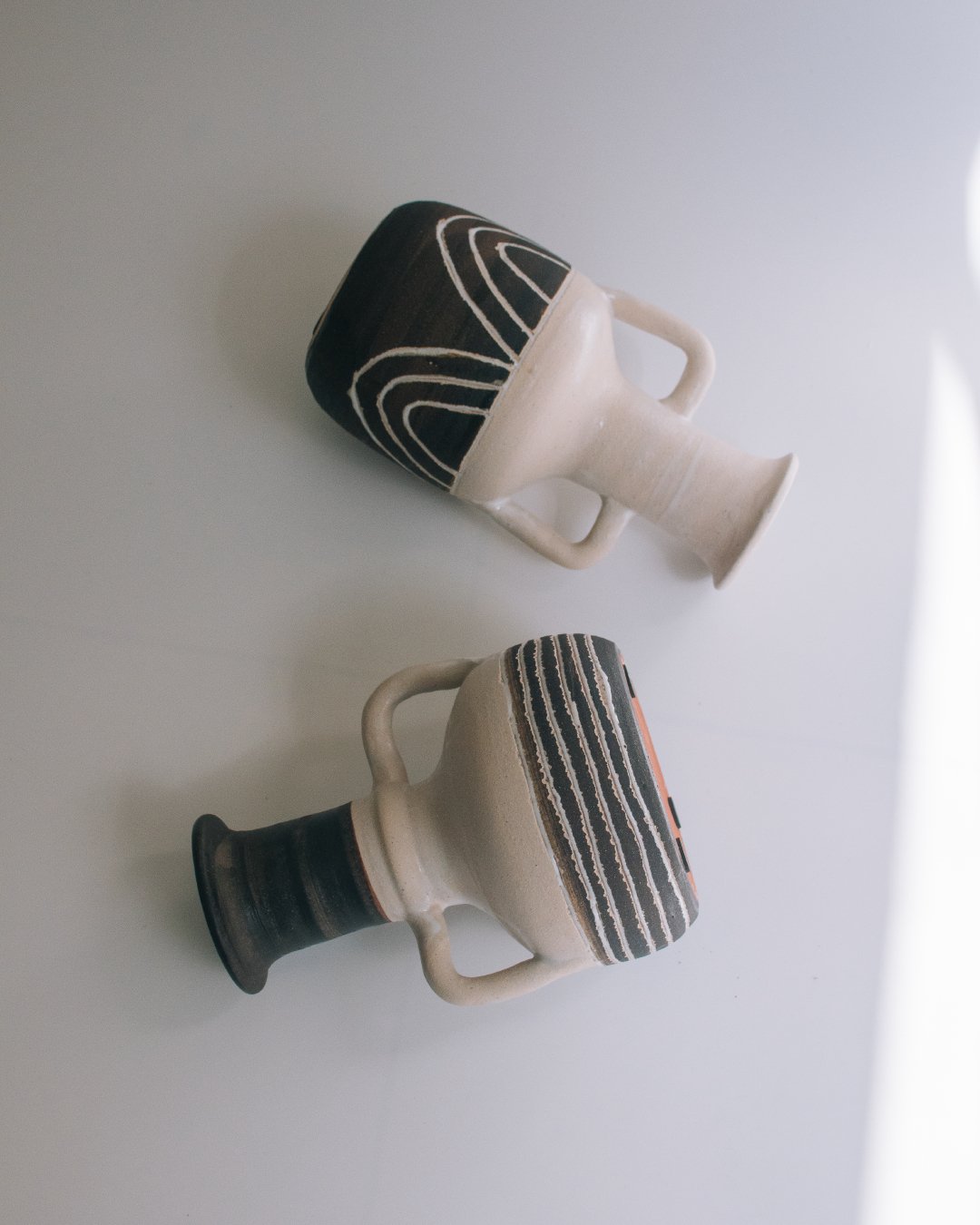 圖騰陶瓷花瓶 - surround