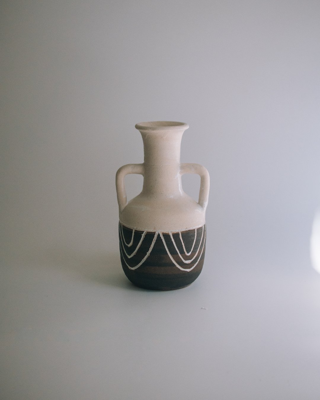 圖騰陶瓷花瓶 - surround