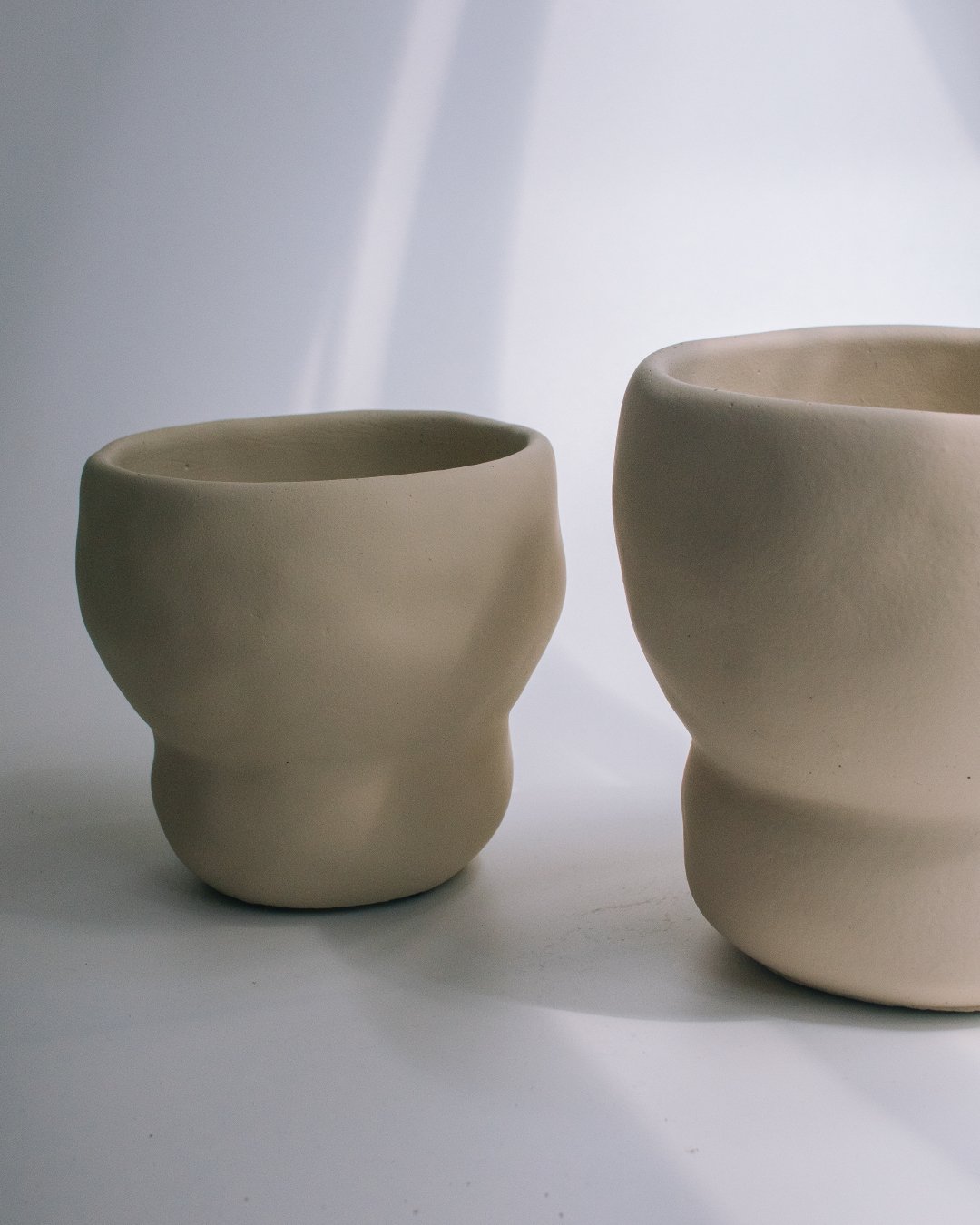 手捏感水泥花器 - surround