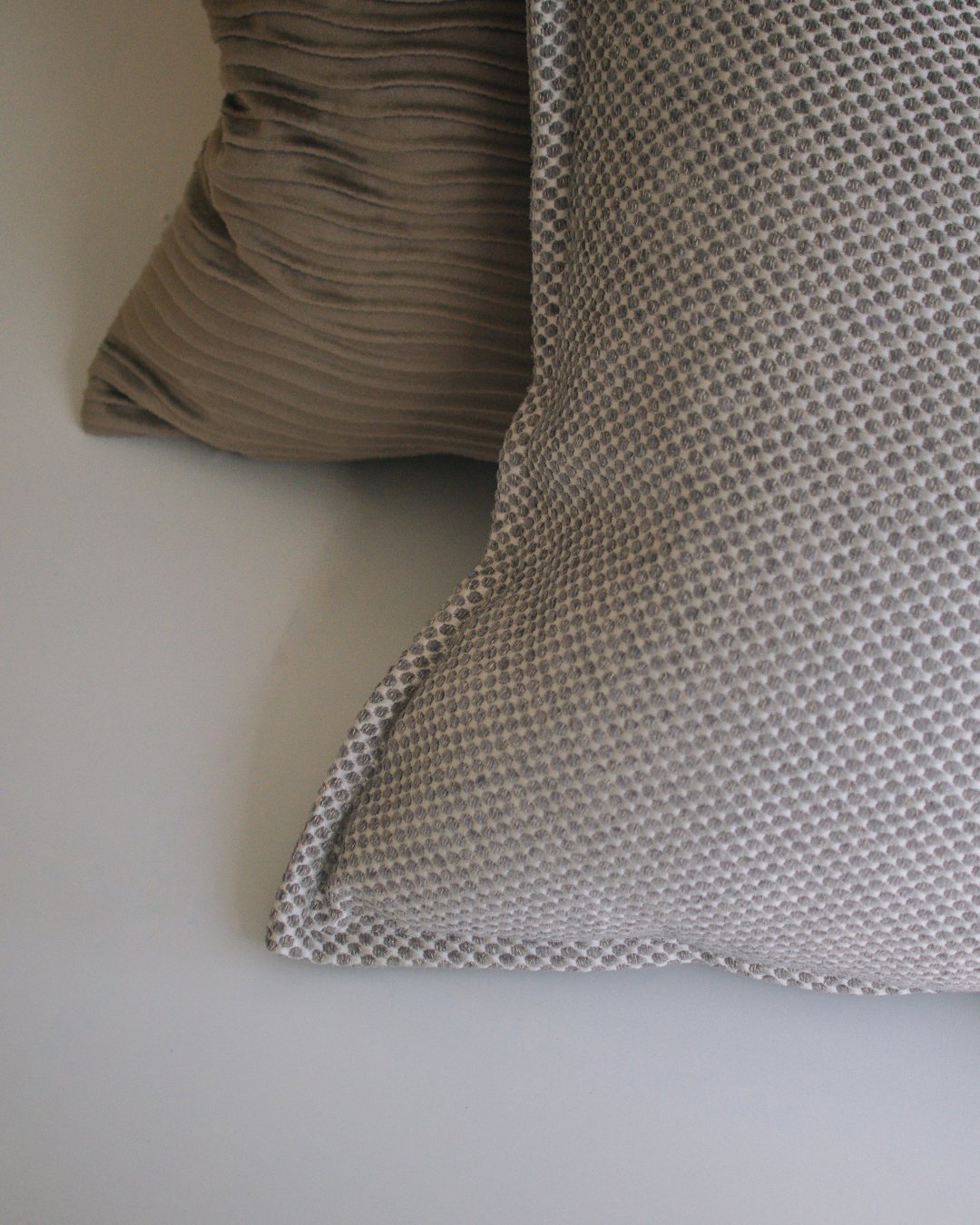 punti 圓點點針織抱枕 - surround co., ltd.