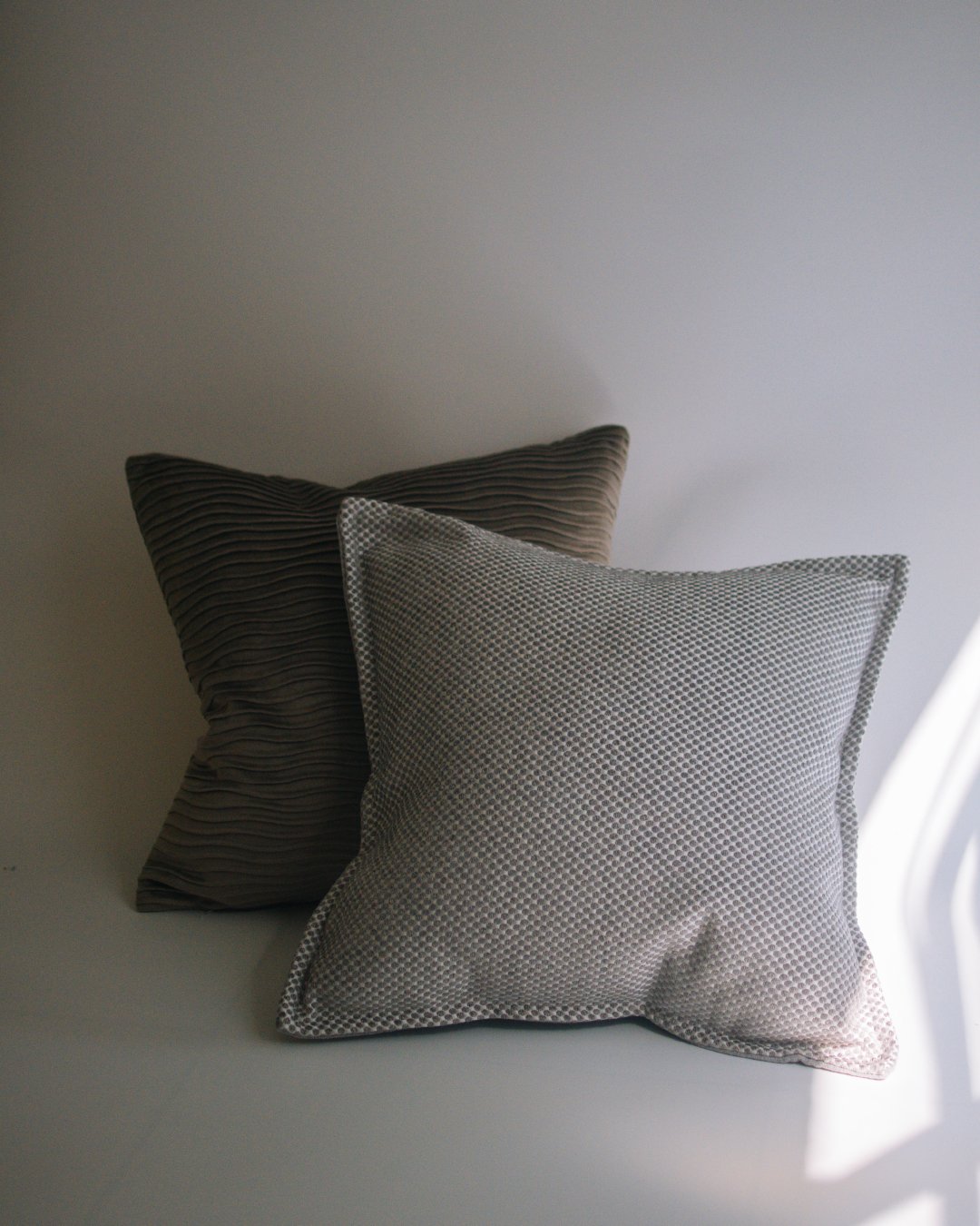 punti 圓點點針織抱枕 - surround co., ltd.