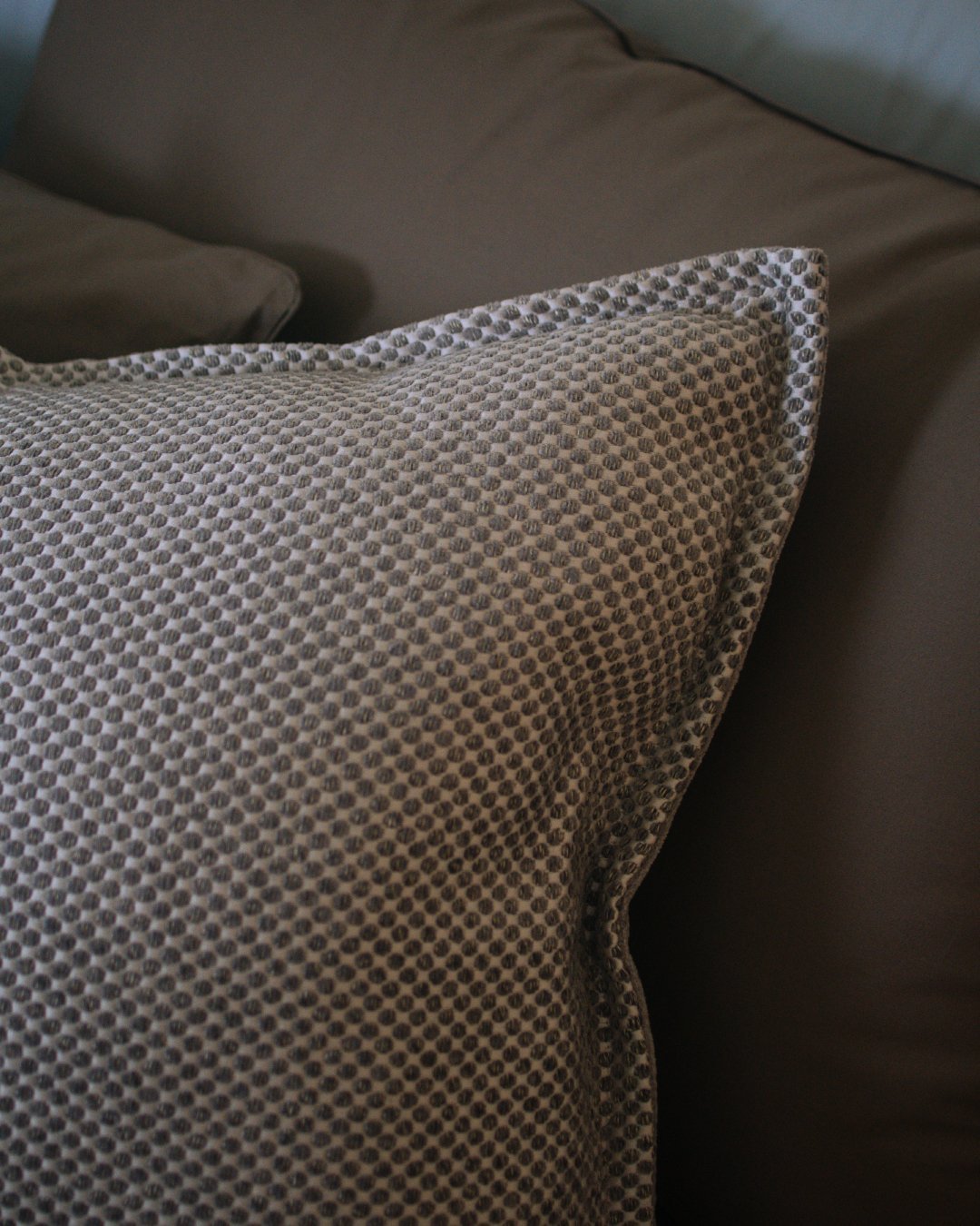 punti 圓點點針織抱枕 - surround co., ltd.