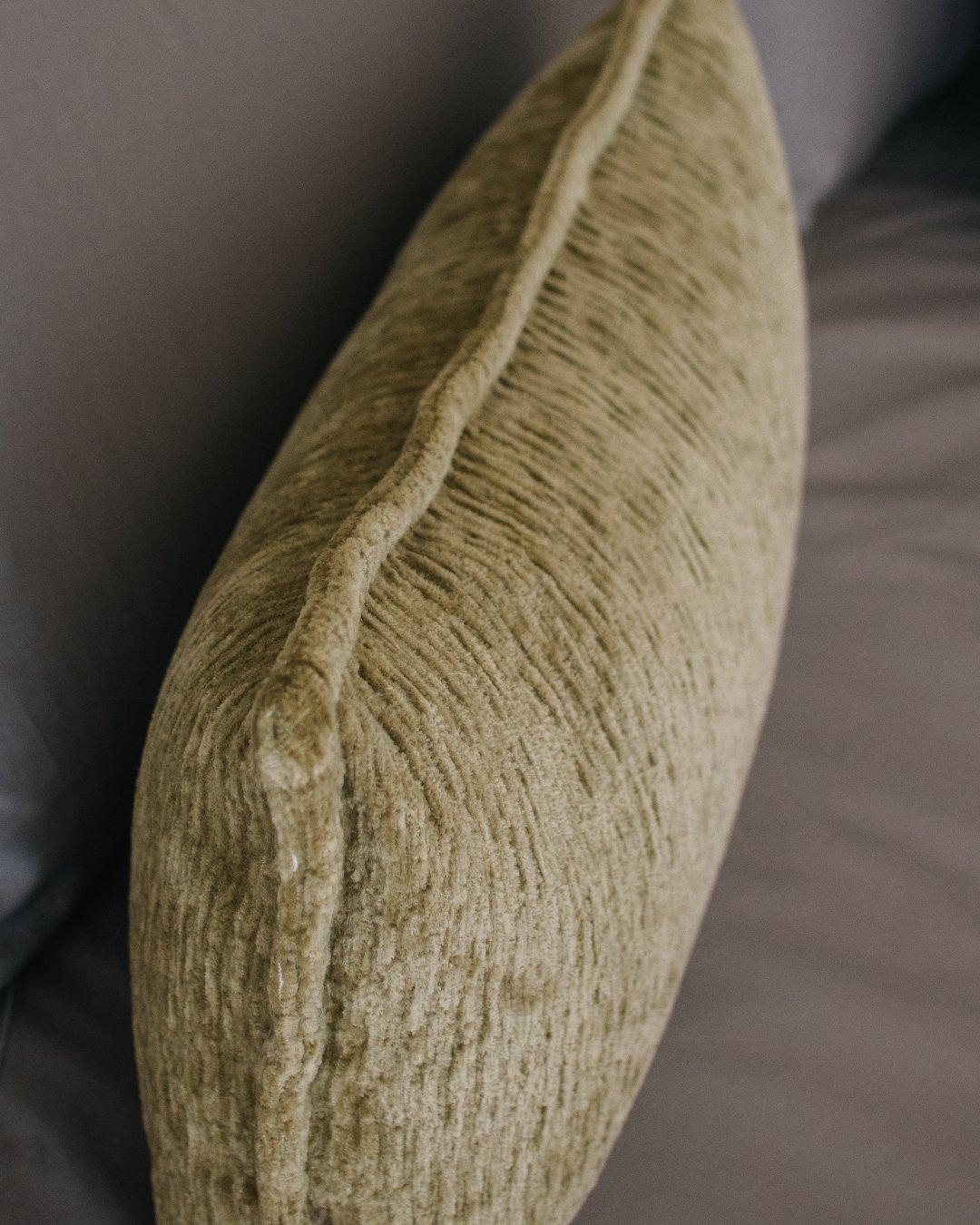 rimu 綠意雪尼爾絨面抱枕腰枕 - surround co., ltd.