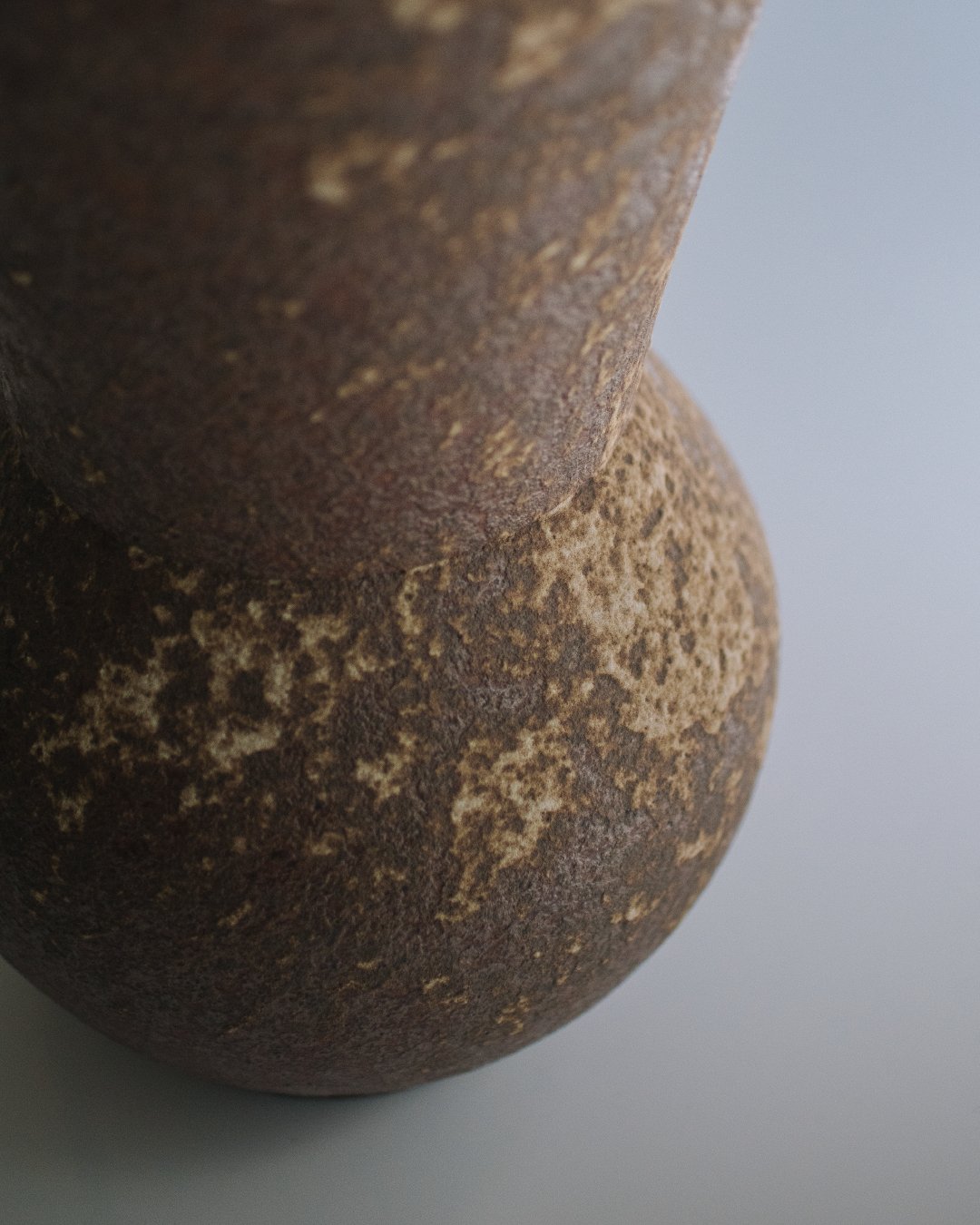 ruoste 粗陶花瓶 - surround