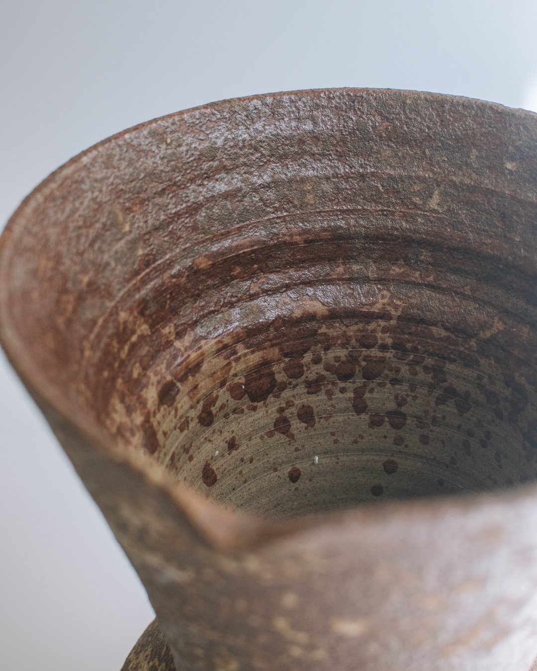 ruoste 粗陶花瓶 - surround