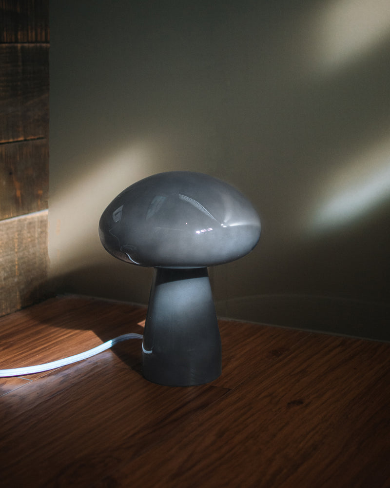 surround 全新四色 dulcis 糖果色玻璃蘑菇桌燈