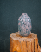 日本 kosai 雲彩手工琉璃花器（粉藍雲彩／黑白氣泡）