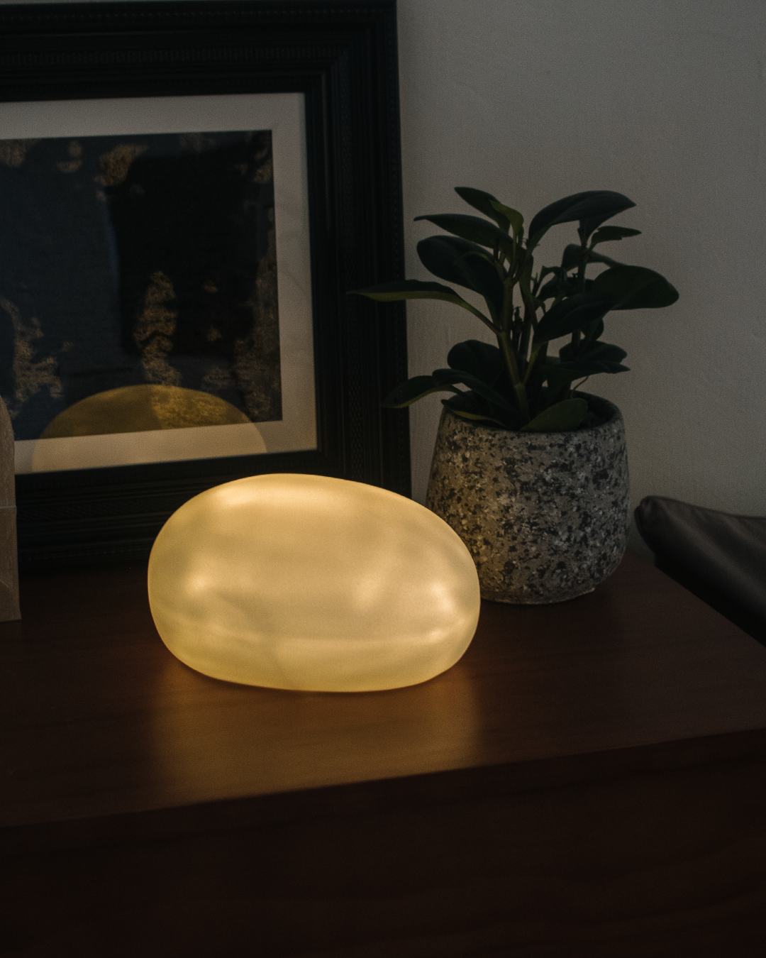 räder 德國設計 light pebble 鵝卵石陶瓷夜燈 | surround 是日家居